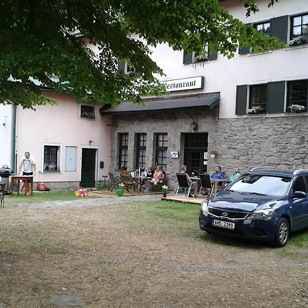 ゲストハウス Lipa Horní Maršov